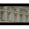 Naked man/boy climbs out of Buckingham Palace window and falls (2015)